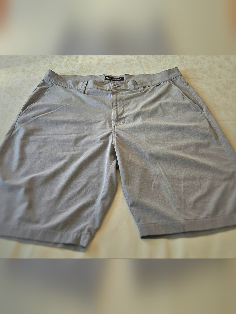 ​Travis Mathew Men Golf Shorts Size 36 Gray Tech Stretch Flat Front Casual